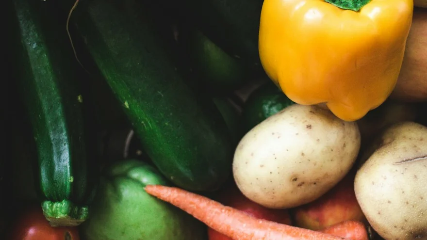 Shopping for groceries with a card—similar to using an eWIC card at checkout